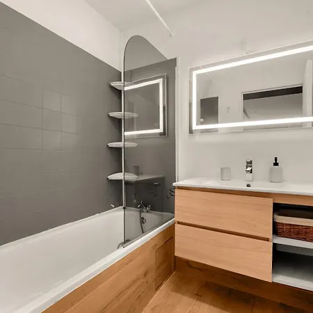 Le Gloria - T3 Climatisé Avec Parking à Appartement *